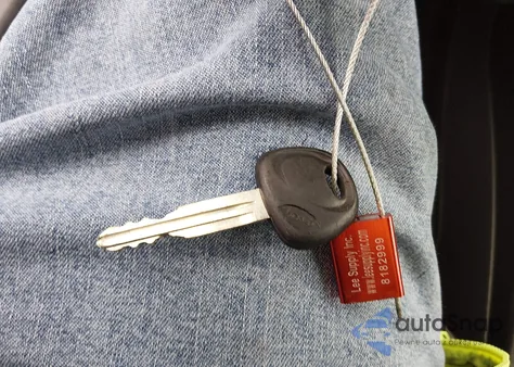 2003 Hyundai Elantra Gt из США, поврежденный, VIN KMHDN55D13U092689